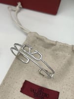 اسواره مع خاتم فضي VALENTINO