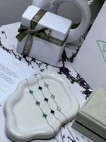 أسوارة Van cleef فضي وردة