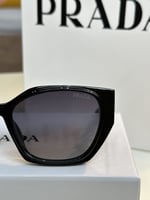 نظارة PRADA
