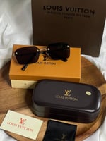 نظارة LOUIS VUITTON أطار أسود