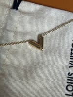 إسوارة LOUIS VUITTON معدن ذهبي