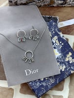 سلسال Dior معدن فضي