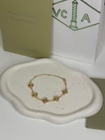 إسوارة Van cleef ذهبي حجم صغير