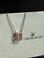 سلسال سوارفيسكي قولد روز