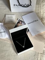 سلسال باندورا PANDORA فضي كرستالة أبيض