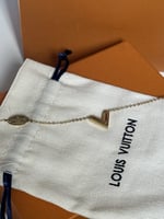 إسوارة LOUIS VUITTON معدن ذهبي