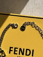إسوارة fendi معدن فضي