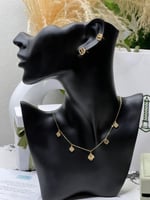 سلسال Van cleef المميز مع حلق