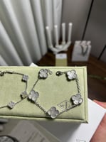 إسوارة Van cleef فضي - كبير + مني