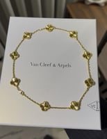 سلسال فان كليف 10 وردات - ذهبي