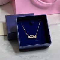 سلسال سوارفيسكي ذهبي كريستالة