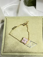 إسوارة Van cleef ذهبي