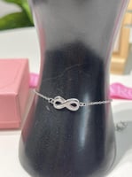 إسوارة سوارفيسكي فضي