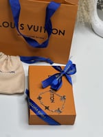 اسورة لويس فيتون فضي