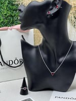 طقم باندورا أحمر