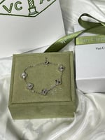 إسوارة Van cleef فضي