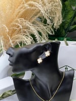 سلسال Van cleef المميز مع حلق