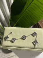 إسوارة Van cleef فضي