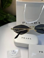 نظارة prada- اطار ذهبي- عدسه اسود