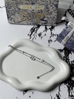 إسوارة Christian Dior فضي