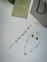 طقم van cleef ذهبي