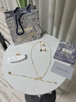 طقم DIOR ذهبي 4 قطع