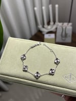 إسوارة Van cleef فضي - صغير