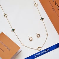 سلسال LOUIS VUITTON ذهبي- أخظر