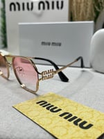 نظارة MIU MIU