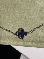 إسوارة Van cleef فضي- ازرق مخطط