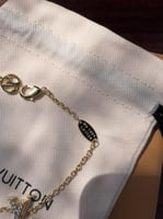 إسوارة LOUIS VUITTON معدن ذهبي