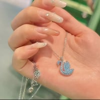 سلسال سوارفيسكي فضي كريستالة زرقاء