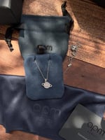 سلسال apm فضي - كرستالات وردية