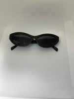 نظارة PRADA المشهورة