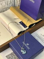 سلسال سوارفيسكي فضي كريستالة زرقاء