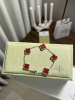 إسوارة Van cleef فضي - أحمر