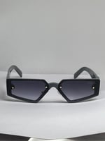 نظارة PRADA المشهورة