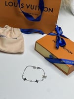 اسورة لويس فيتون فضي