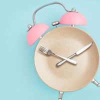 حمية الصيام المتقطع مع المتابعة لمدة ٣ اشهر + جدول...