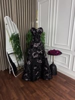 فستان سهره كُلفه تطريز مخرم مع بطانه مخمل وتفته جي...