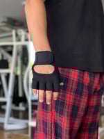 زوج من قفازات رفع الأثقال