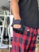 زوج من قفازات رفع الأثقال