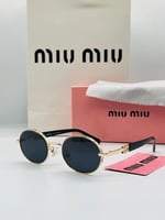 أضيفي لمسة من الفخامة على إطلالتك مع نظارات Miu Mi...