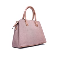 حقيبة يد نسائية فاخرة من بوينت ون – تصميم أنيق وخا...