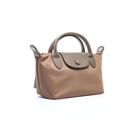 حقيبة يد نسائية فاخرة من بوينت ون – تصميم أنيق وخا...