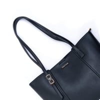 حقيبة يد نسائية فاخرة من بوينت ون – تصميم أنيق وخا...