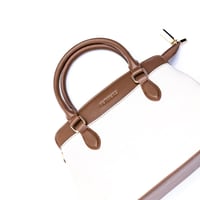 حقيبة يد نسائية فاخرة من بوينت ون – تصميم أنيق وخا...