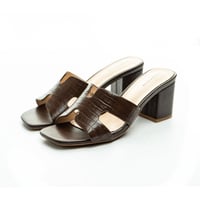 صندل نواعم ايطالي تفاصيل بارزة الملمس من بوينت ون_...