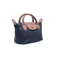 حقيبة يد نسائية فاخرة من بوينت ون – تصميم أنيق وخا...