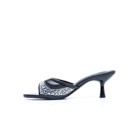 صندل مفتوح نسائي مرصع بالكريستال بكعب 55 مم من بوي...